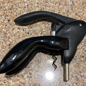 Wine bottle opener
